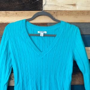 Women’s Cable knit sweater